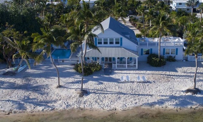 Islamorada House | Only 3 weeks left in 2025 for a pre-Christmas getaway! Oceanfront/Pool/dock