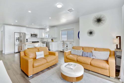 Hendricks and Venice Isles Apartment | Orange Dream in the Sky