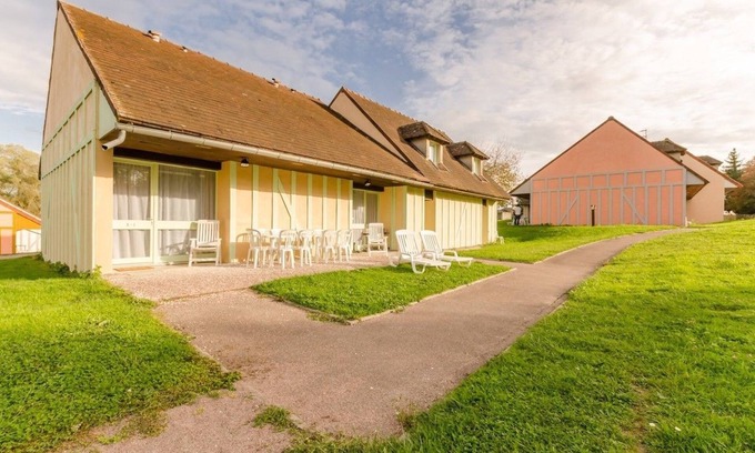 Geraudot Apartment | Orient Village
