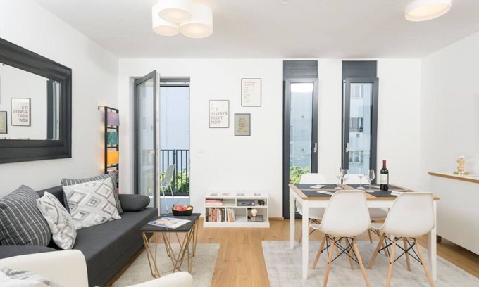 Ottakring Apartment | Ottakring Balcony Suite