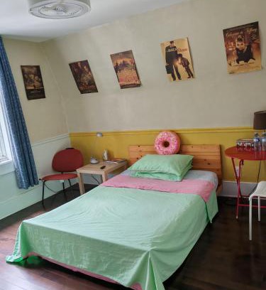 Sandy Hill House | Ottawa University center near train Station & Parliament