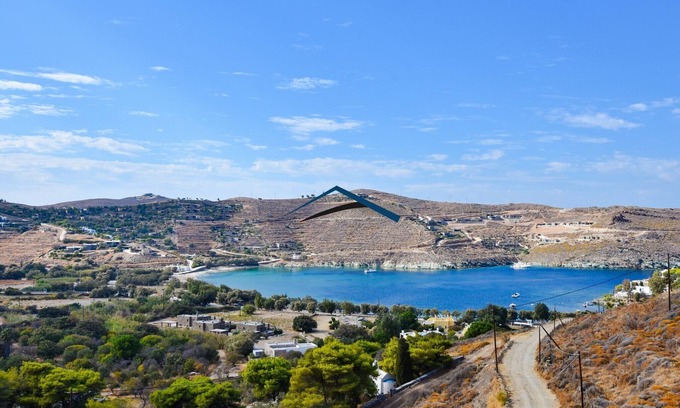 Kea House | Otzia Bay House with a sea view, only 10 minutes by foot to the beach of Otzia.