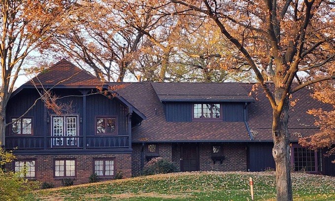 Des Moines House | Our Family Retreat on 2.5 acres