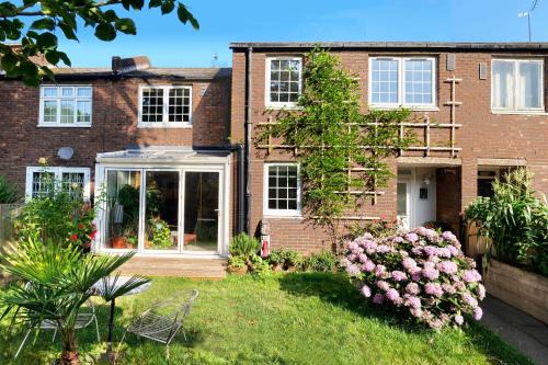 Bromley South Apartment | Our house on Fairfoot Rd