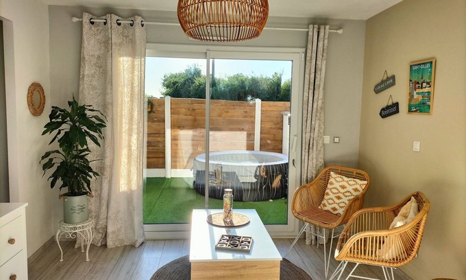 Commequiers Cabin | Our little cocoon, SPA, 15min from the beaches, Commequiers