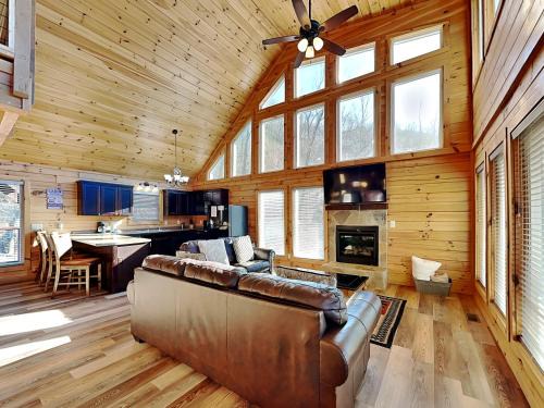 Gatlinburg House | Overlooking Adventure