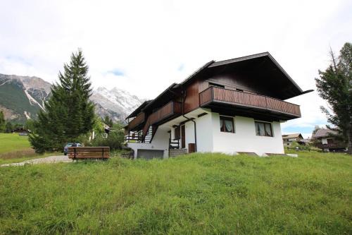 Cortina d'Ampezzo Apartment | Overlooking the Dolomites