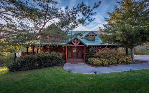 Sevierville Villa | Owlpine Lodge