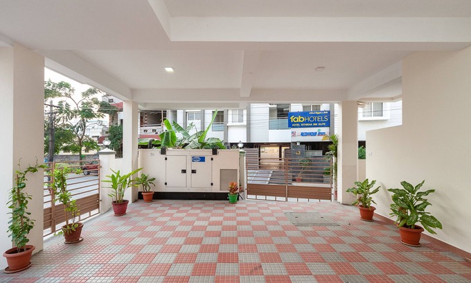 Chennai Hotel | OYO 29276 Rithikha Inn Blossoms