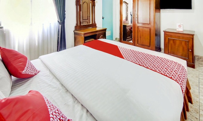 Jakarta Hotel | OYO 3133 Wisma Yampi Syari'ah Near Politeknik Ahli Usaha Perikanan (AUP-STP) - Jakarta Technical University of Fisheries