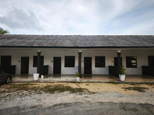 Rhu Tapai Hotel | OYO 91244 Aufa Chalet
