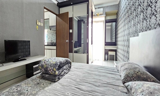Bandung Hotel | OYO 93352 Apartement Gateway Cicadas By Db Rent
