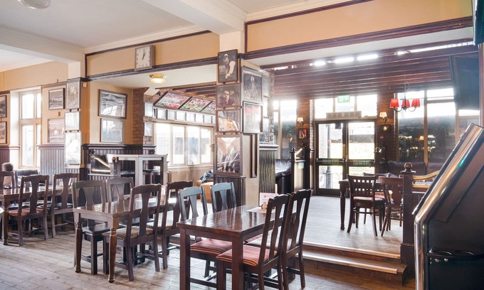 Wembley Park Hotel | OYO The Green Man Pub and Hotel