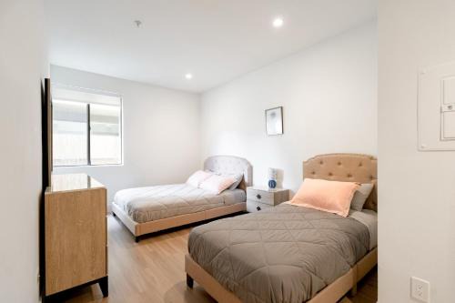 Downtown Apartment | Pacific Pearl 2 bed Apt with FREE PARKING in Santa Monica