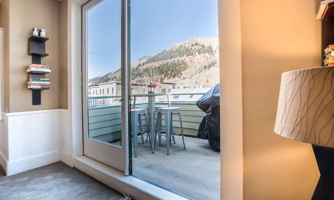Telluride House | PACIFIC PLACE TOO- Delightful Downtown Hideaway w/Walk-to-Ski, Views!