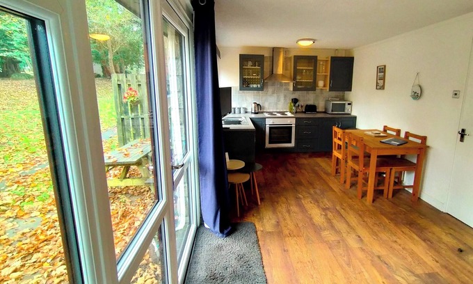 Lelant Ski Chalet | Painters Cottage, 2-Bed Chalet nr St Ives & Hayle