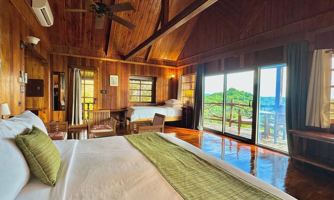 Meyungs Cabin | Palau Carolines Resort