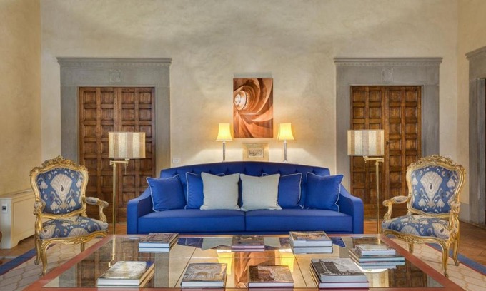 Santa Croce Apartment | Palazzo Salviati by Varental