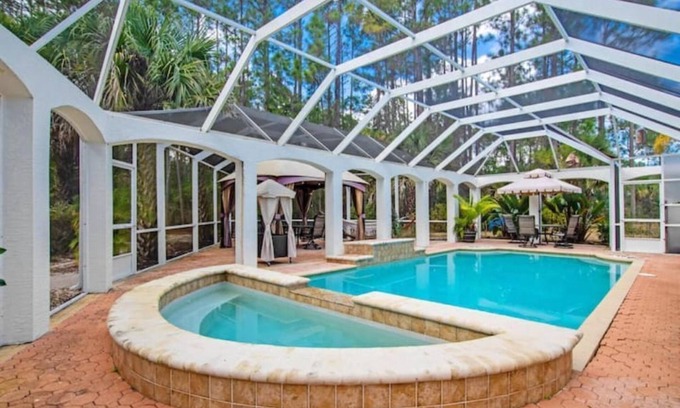 Palm Coast House | Palm Oasis: Heated pool
