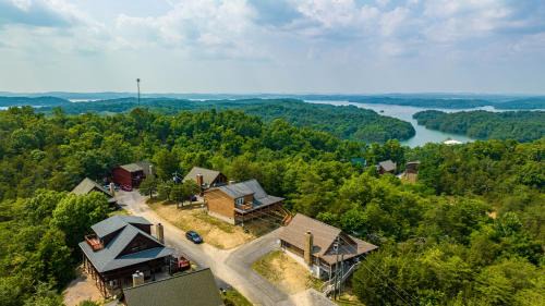 Sevierville House | Panoramic Peak by American Patriot Getaways