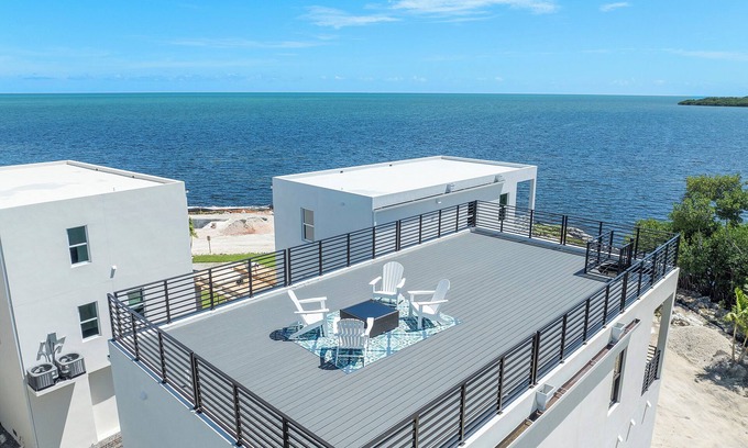 Monroe County House | Paradise Point 11- New 3 bed 3 bath Oceanfront home rooftop balcony- Pets OK