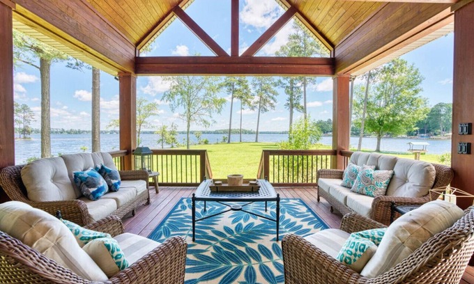 Chapin House | Paradise Pointe on Lake Murray