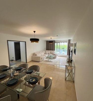 Gambetta Apartment | Paris La Défense - appart 3 chambre