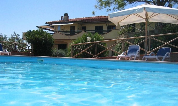 Castiglione della Pescaia Apartment | Part of a beautiful villa with swimming pool and garden, 4 km from the sea