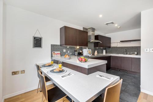 Trafford Apartment | Pass the Keys Central Altrincham 2Bed Apartment