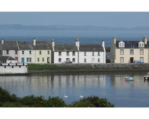Newton Stewart House | Pass the Keys Gorgeous 3 BR Cottage with Outstanding Sea Views