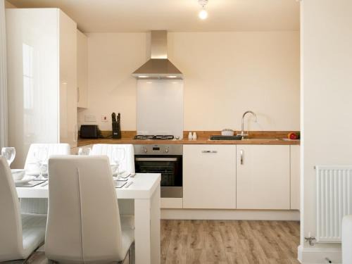 Bramcote Apartment | Pass the Keys Luxurious 2-Bed Nottingham Retreat with Parking
