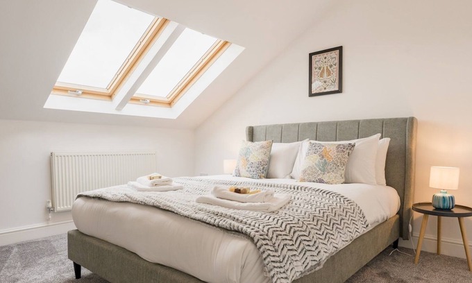 Heswall House | Pass the Keys | Spacious 5 BR great base for Liverpool Chester