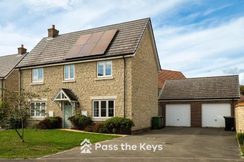 Marcham House | Pass the Keys Spacious Modern Family Home - 20 mins to Oxford