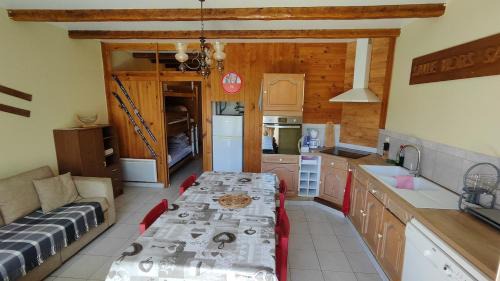 Formigueres Apartment | Pause nature à Formiguères Logement familial