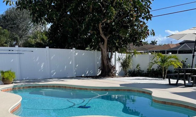 Naples Park Villa | Pavana House