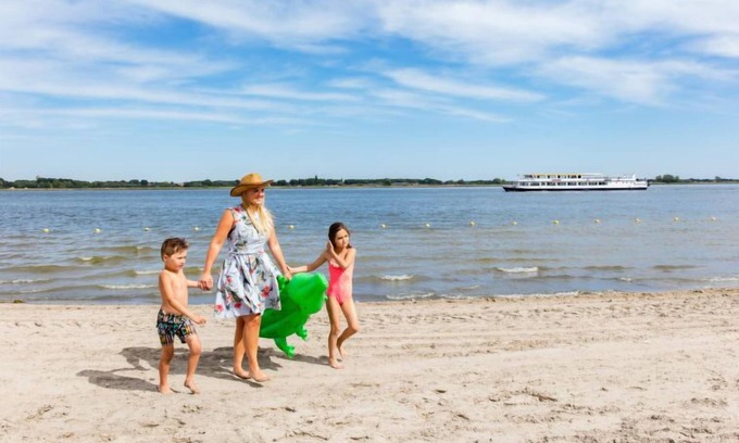 Biddinghuizen House | Pavilion 6 by Interhome