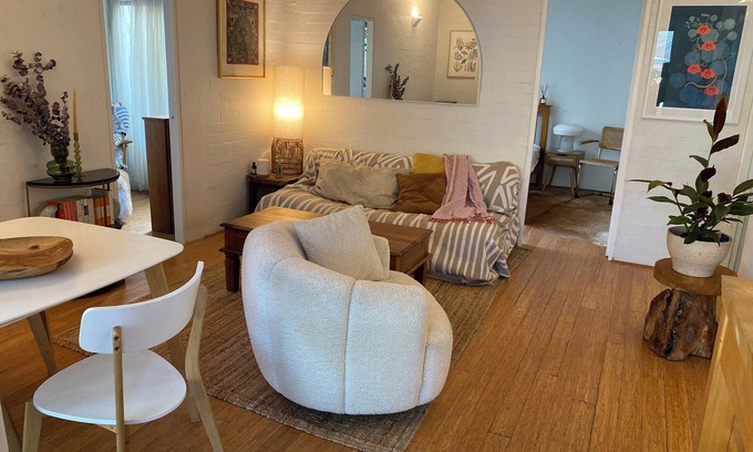 North Fremantle Apartment | Peaceful apartment +sauna, 5 minutes to the river & sea in iconic North Freo