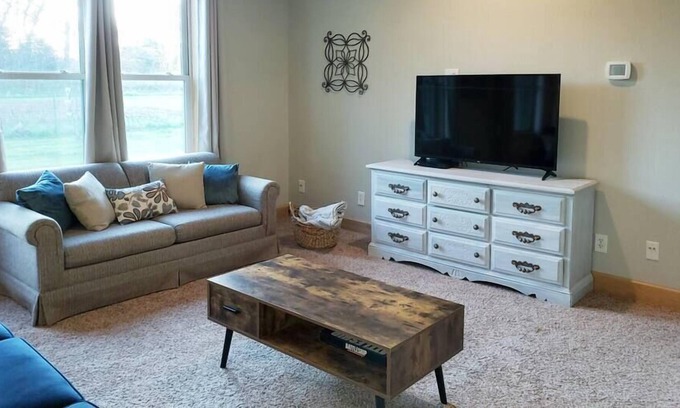 Middlebury Apartment | ⭐ Peaceful apt in the country-close to Shipshewana