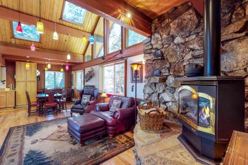 Carnelian Bay House | Peaceful Forest Retreat