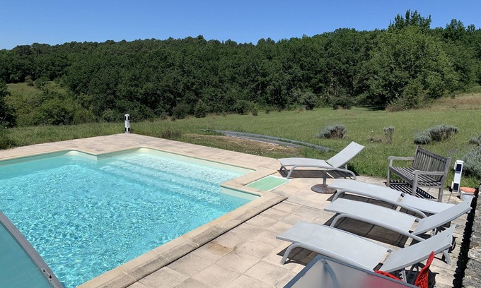 Savignac-de-Miremont Cottage | Peaceful gîte: 5bedrooms/4showers/1bathtub