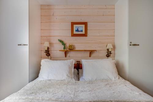 Rovaniemi Apartment | Peaceful Lake Norvajärvi Cottage Hosted by Hygge Host