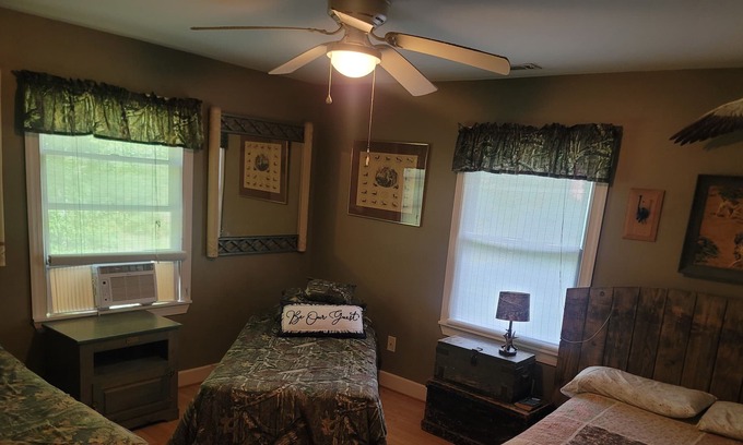 Beaufort Apartment | Peaceful lodge overlooking a beautiful pond
