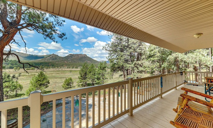 Eagar Cabin | Peaceful Nutrioso Cabin Retreat w/Mountain Views!