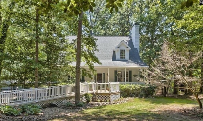 Chapin Apartment | Peaceful Retreat close to everything