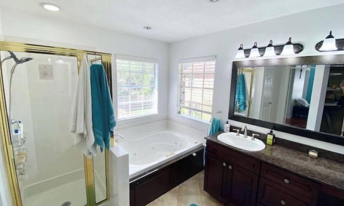 Meadows Place House | Peaceful Suburban Escape