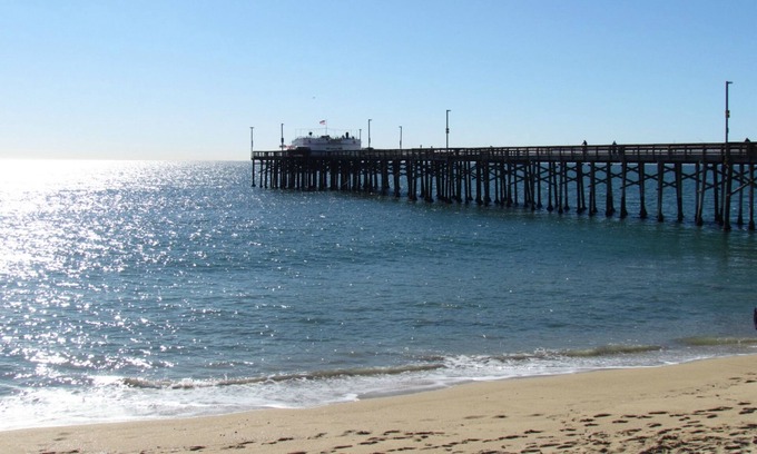 Balboa Peninsula Apartment | Peach Blossom Across From the Beach