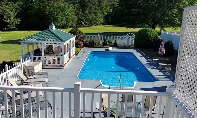 Douglasville House | Peach of a Property