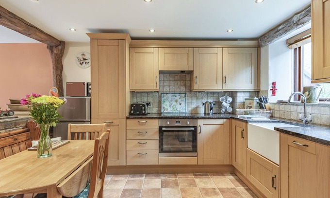 Sparrowpit Cottage | Peacock Cottage