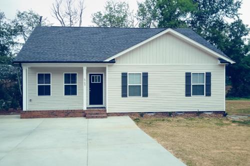 Southmont House | Pebble Point Cove