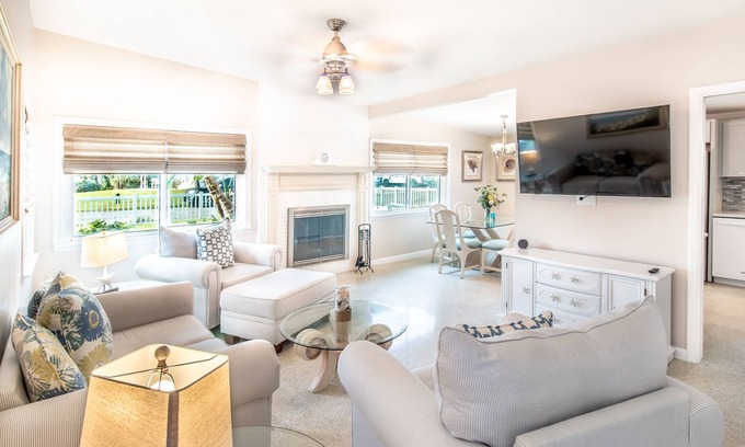 Painters Walk House | Pelican's Coastal Retreat: Steps to the Beach and Private Pool!n